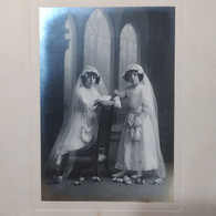 Antigua Foto Hermanas De Comunión – Año 1915 – En álbum - Persone