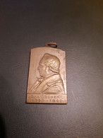 Une Médaille Du Fondateur De La Métallurgie Liégeoise John Cockerill - Firma's