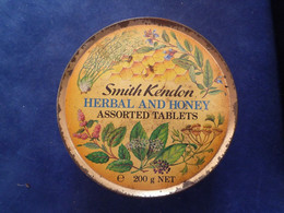 Boîte Ancienne / Boîte De Bonbons Au Miel Et Herbes Smith Kendon (Grande Bretagne) - Boîtes