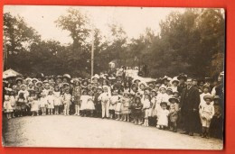 JA-07a  Charbonnières-les-Bains  Groupe D'enfants Et D'adultes. Non Circulé  Guilleminot NC - Charbonniere Les Bains