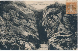 CPA. LANCIEUX (22.Côtes D'Armor) Rochers Creusés à La Pointe De L'Ilet. - Lancieux