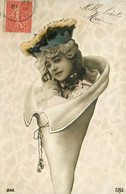 Surréalisme * Carte Photo Photo Montage * 1903 Femme Dans Un Papier Bouquet De Fleurs * CPA Photographie Photographe - Photographs