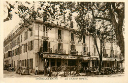 Digne Les Bains * Façade Restaurant Le Grand Hôtel * Automobile Voiture Ancienne - Digne