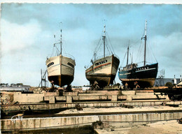 Concarneau * Les Chalutiers Sur Le Sleepway * Bateaux De Pêche - Concarneau