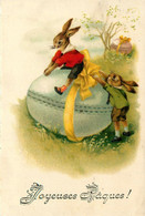 Lapins Humanisés * CPA Illustrateur * Joyeuses Pâques * PÂQUES * Lapin Rabbit Rabbits Oeuf Egg Ruban Jaune Enfants - Easter