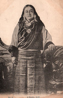 Ethnologie - Inde: A Bhootia Lady (Bhutia) - Master's Curios, Darjeeling, Simla - Non Circulated Post Card - Asia