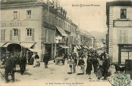 St Dié Des Vosges * La Rue Thiers Un Jour De Marché * Café Du Globe * Marché Attelage - Saint Die