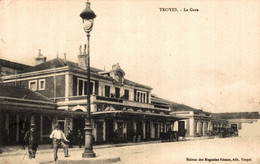 N°101571 -cpa Troyes -la Gare- - Stations - Zonder Treinen