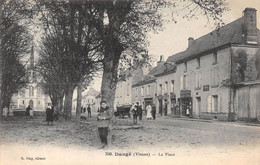 22-6591 : DANGE PRES CHATELLERAULT. LA PLACE - Dange Saint Romain