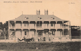 CPA NOUVELLE CALEDONIE - Nouméa - Musée Bernheim - Collection Barrau - Calèche - Neukaledonien