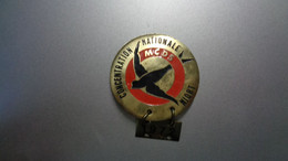 REF M2  : Médaille Broche Insigne Souvenir Rassemblement Moto Club Niort Concentration Nationale MCDS - Motos
