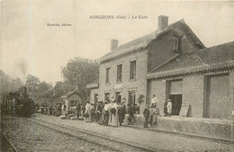 SONGEONS La Gare (arrivée Du Train) - Songeons