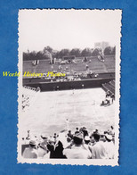Photo Ancienne Snapshot - PARIS - Stade Roland Garros - Match De Tennis à Identifier - Juillet 1947 - Tennisman Tribune - Sport