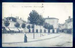 Cpa Du 33 Lesparre Place Gambetta   AOUT22-47 - Lesparre Medoc