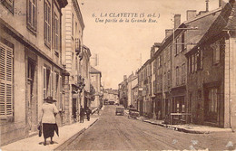 CPA - FRANCE - 71 - LA CLAYETTE - Une Partie De La Grande Rue - Femme Au Chapeau Et Parapluie - Otros & Sin Clasificación