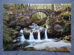 LA PITTORESQUE CASCADE DU SCHIESSENTUMPEL AU MULLERTHAL - Muellerthal