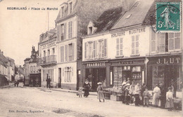 CPA - MARCHE - Commerce - 61 - REGMALARD - Place Du Marché - Edition BOUCHER - IPM PARIS - Marktplaatsen