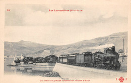 Chemin De Fer - Les Locomotives - Machine  De La Compagnie Du P.L.M. - Un Train De Grande Vitesse Sur La Côte D'Azur - Trenes