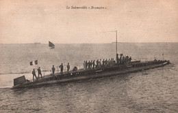 Bateau - Marine Nationale - Sous Marin Submersible BRUMAIRE - Militaria - Submarinos