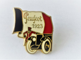 PINS PEUGEOT 1923 / Signé  Hélium / 33NAT - Peugeot