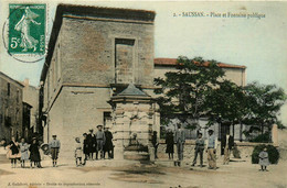 Saussan * La Place Et La Fontaine Publique * Villageois - Other & Unclassified