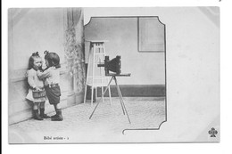 Cpa, Enfants, Bébé Artiste-1, Belle Carte,  Dos Simple, Appareil Photo Ancien - Taferelen En Landschappen