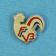 1 PIN'S // ** FFVB / COQ TRICOLORE / FÉDÉRATION FRANÇAISE DE VOLLEY-BALL ** - Volleybal