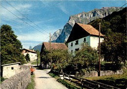 Maienfeld - Rathaus Der Freien Walser Mit Heidihaus (38758) * 20. 7. 1984 - Maienfeld