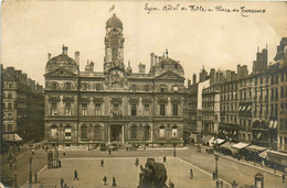 Lyon * 1er * Carte Photo * La Place Des Terreaux Et Hôtel De Ville - Lyon 1