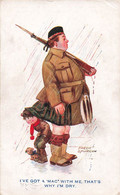 CPA Illustrateur Fred Spurgin - Petit Garçon Se Cachant Sous Le Kilt D'un Slodat - Humour - Spurgin, Fred