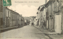 VIC FEZENSAC Rue De La République - Vic-Fezensac