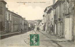 VIC FEZENSAC  Rue De La République - Vic-Fezensac