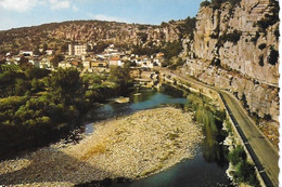 Voguë - Les Gorges De L'Ardèche , Les Falaises Et Le Village - Cachet Poste 1967 - Andere & Zonder Classificatie