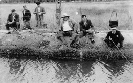 ¤¤   -    MATHA Ou Environs  - Carte-Photo D'un Concours De Pêche  -  Pêcheurs à La Ligne    -   ¤¤ - Matha