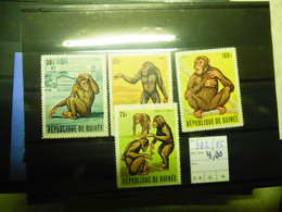 Guinée   Animaux Animals Dieren   Parfait Etat  Neuf Mnh  ** 382/385 - Chimpanzés