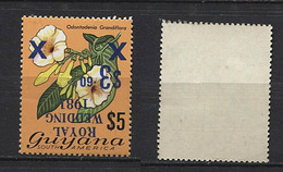 Delcampe - 257 GUYANA (Guyane) 1981 - Y&T 598 Surcharge B Renversée Royal Wedding Sur Fleur - Neuf ** (MNH) Sans Charniere - Guyane (1966-...)