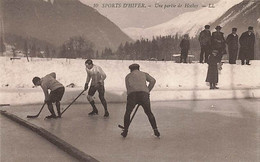 Sport D'hiver Une Partie De Hockey Patin Glace - Port