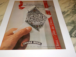 PUBLICITE  PAS DONNE MAIS SOUVENT OFFERT  WHISKY CHIVAS  1985 - Alcools