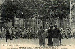 Reims * Campagne De 1914 * Invasion Allemande Dans La Ville * évacuation Des Blessés Allemands , Place Palais De Justice - Reims