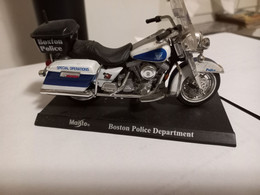 Harley Davidson Boston Police Department "Maisto"  Scala 1/18 - Motorcycles