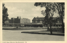 Canada, MONCTON, New Brunswick, C.N.R. Depot, Railway Station (1930s) Postcard - Andere & Zonder Classificatie