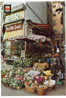 CPM   06   NICE     -   MARCHANDE DE FLEURS DANS UN QUARTIER DE LA VIEILLE VILLE -  BAR TABAC GARIBALDI - Mercanti