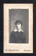 Photo D'une Jeune Fille Sur Carton 6,5X10,5cm (Photo : H. Delestaing 2,rue De La République 34 Bédarieux) En 1914 - Genealogy