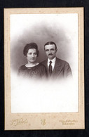 Photo D'un Couple (Photo Y. Vidal 23 Rue De La République 34 Béziers) Sur Carton De 11X16,5 Cm - Genealogy