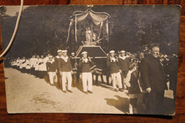 Carte Photo Procession Religieuse Marins Office Religieux Religion CPA Ak Animée Pêcheurs - Fishing