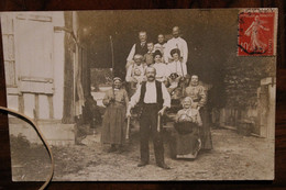 Carte Photo 1910's CPA Ak Groupe Famille Enfants Fermiers Agriculteurs Ferme Animée Adressée Halles Boucherie Paris - Granja