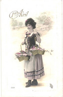 CPA Carte Postale France  1er Avril Une Jeune Femme Et Ses Deux Paniers Remplis De Poissons  VM60319 - 1er Avril - Poisson D'avril