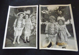 44 LA BAULE -  2 PHOTOGRAPHIES   PETITS BRETONS  FETE AU CASINO DE LA BAULE 1936 - Orte