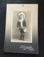 PHOTO SUR CARTON  PETIT ALGERIEN EN COSTUME - Anonieme Personen