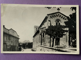 13    CPSM Petit Format    EYGALLIÈRES      L’Eglise       Bon état - Eyguieres